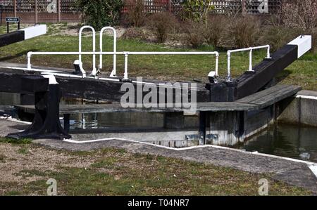 Portes Moira Furnace Museum et centre d'artisanat sur le Canal Ashby, Moira, Derbyshire, Angleterre. Banque D'Images