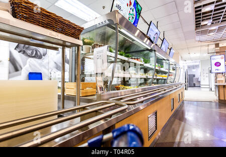 Samara, Russie - 18 novembre 2018 : : Restaurant dans le magasin IKEA. IKEA est le plus grand détaillant de meubles, fondée en Suède Banque D'Images