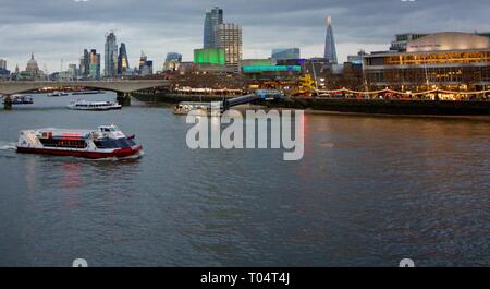 Vue de la rive sud de Londres de Jubilee Bridge Banque D'Images