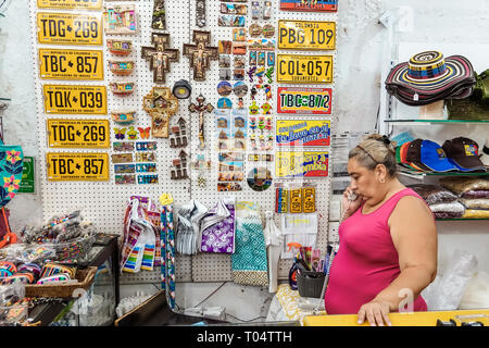 Cartagena Colombie, shopping shopper shoppers magasins marché marchés achats vendre, magasin de détail magasins entreprises d'affaires, produit prod