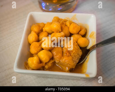 Apéritif de callos espagnol, pois chiches à la Madriléne stew Banque D'Images