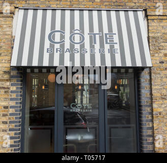 Côte Restaurant et brasserie auvent Banque D'Images