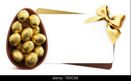 Carte-cadeau de Pâques avec les oeufs de pâques en chocolat avec golden ribbon Bow isolé sur fond blanc Banque D'Images