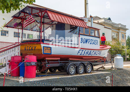 ASTORIA, OREGON - 17 mai 2016 : Astoria est la plus ancienne ville de l'Oregon, a une population de 10 000 habitants, est un navire de croisière Port, met fin à la TransAmerica Bicyc Banque D'Images