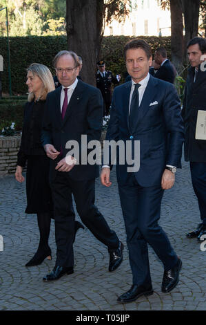 Le président Sergio Mattarella et cardinal Pietro Parolin répondre à la Villa Borromeo pour le 90e anniversaire du Concordat du Latran entre l'Italie et le Vatican, signée à Rome le 11 février 1929 Avec : Vice-premier ministre Luigi Di Maio Où : Rome, Italie Quand : 14 Feb 2019 Credit : IPA/WENN.com **Uniquement disponible pour publication au Royaume-Uni, USA, Allemagne, Autriche, Suisse** Banque D'Images