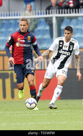 Foto LaPresse - Tano Pecoraro 17032019 - Genova (Italia) Sport Calcio Genoa vs Juventus Campionato di Calcio Serie A TIM 2018/2019 - Stade "Luigi Ferraris" nella foto : Domenico criscito LaPresse Photo - Tano Pecoraro 17 mars 2019 City - Genova (Italie) Sports Football Gênes vs Juventus Football Ligue championnat italien TIM 2018/2019 - un "Luigi Ferraris" stade dans la pic : Domenico criscito Banque D'Images