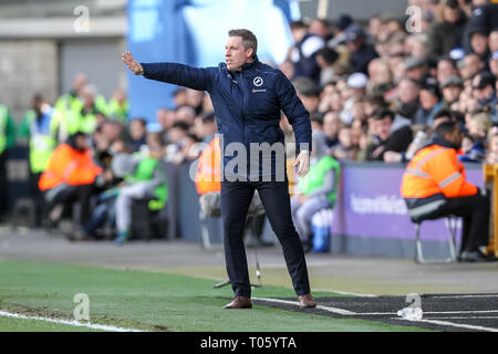 Londres, Royaume-Uni. Mar 17, 2019. Millwall Manager Neil Harris au cours de la FA Cup la correspondance entre Millwall et Brighton et Hove Albion Au Den, Londres, Angleterre le 17 mars 2019. Photo de Ken d'Étincelles. Usage éditorial uniquement, licence requise pour un usage commercial. Aucune utilisation de pari, de jeux ou d'un seul club/ligue/dvd publications. Credit : UK Sports Photos Ltd/Alamy Live News Banque D'Images