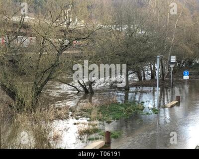 Marburg, Allemagne. Mar 17, 2019. Hochwasser Marburg Lahn tritt über die Ufer Crédit : andrea/Alamy Live News Banque D'Images