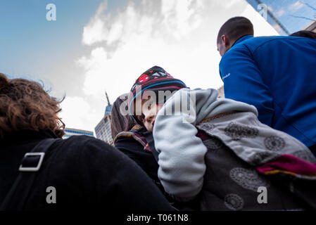 Philadelphie, USA. 16 mars 2019. Les communautés religieuses se sont réunis dans l'amour Park pour pleurer les victimes d'un suprémaciste blanc qui ont attaqué deux mosquées de la Nouvelle-Zélande au moment de la prière. L'attaquant a été motivée par les anti-immigrants et anti-musulmans de la rhétorique. Au moins 49 personnes ont perdu la vie dans l'attaque. 16 mars, 2019. Crédit Photo : Chris Baker Evens. Crédit : Christopher Fondation Evens/Alamy Live News Banque D'Images