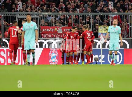 Munich, Allemagne. Mar 17, 2019. Saison 2018/2019, Bundesliga, FC Bayern Munich - 1. FSV FSV FSV Mainz 05, Robert Lewandowski, le FC Bayern, Munich, Munich, Bayern Munich, la jubilation, l'utilisation de crédit dans le monde entier | photo : dpa alliance/Alamy Live News Banque D'Images