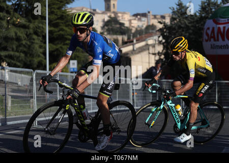 Recatani, Italie. Mar 17, 2019. Adam Yates de Michelton - Scott et l'équipe de Primoz Roglic Jumbo - Visma pendant le Tirreno Adriatico 2019 5eme Etape Colli del Tronto - Recanati le 17 mars 2019 dans Recatani, Italie - Photo Laurent Lairys/MAXPPP Crédit : Laurent Locevaphotos Lairys/agence/Alamy Live News Banque D'Images