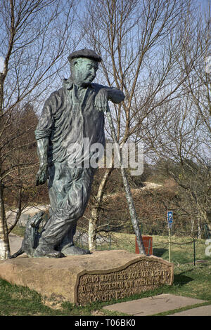 Statue du grand-père pasiego avec beret et cachaba dans la grotte la Soplao, Cantabria, Spain, Europe Banque D'Images