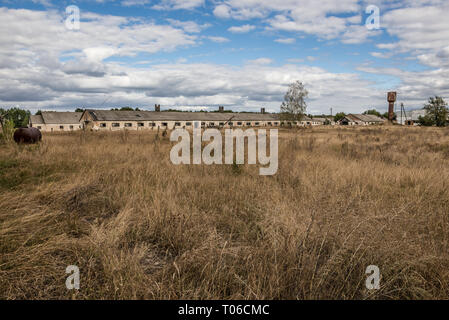 Dans Mashevo kolkhoziens vieux village abandonné de centrale nucléaire de Tchernobyl d'aliénation de la zone la zone autour de la catastrophe du réacteur nucléaire en Ukraine Banque D'Images