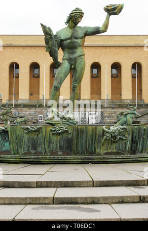 Statue de Poséidon par Carl Milles sur Götaplatsen et Slottsskogen konstmuseum (Musée d'Art de Göteborg) à Göteborg, Västra Götaland, en Suède. Le 13 mars 20 Banque D'Images