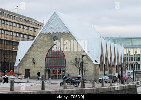 Feskekôrka néo-gothique (poisson) de l'église et le marché aux poissons d'intérieur Rosenlundskanalen à Göteborg, Västra Götaland, en Suède. 13 mars 2008 © Wojciech Strozyk Banque D'Images