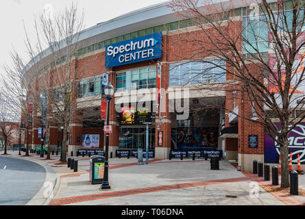 CHARLOTTE, NC, USA-3/16/19 : Le centre du spectre, domicile de l'équipe de basket-ball, les Charlotte Hornets et lieu pour d'autres divertissements. Banque D'Images