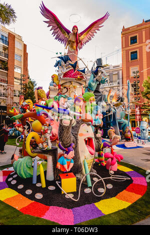 Valencia, Espagne - 16 mars 2019 : Détail de la Ninots, poupées en carton d'un enfant au cours de la Falla festivals Valence exposés dans les rues avant Banque D'Images