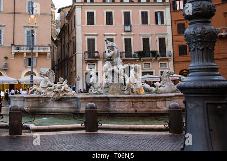 Fontaine de Neptune sur la Piazza Navona, Rome, Italie. Banque D'Images