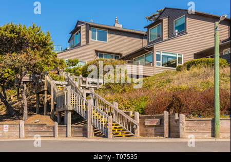 Canon maisons de plage sur la côte de l'Oregon. Banque D'Images