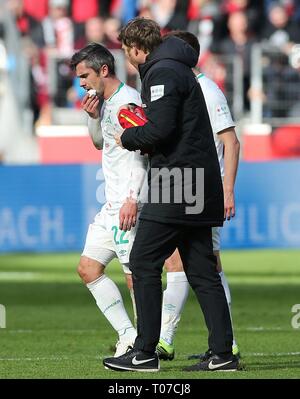 Leverkusen, Allemagne. 17 Mar, 2019. firo : 17.03.2019, Football, 1.Bundesliga, la saison 2018/2019, Bayer 04 Leverkusen - SV Werder Bremen 1 : 3 Fin BARTELS, Brême, blessure | Conditions de crédit dans le monde entier : dpa/Alamy Live News Banque D'Images