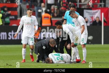 Leverkusen, Allemagne. 17 Mar, 2019. firo : 17.03.2019, football, 1.Bundesliga, la saison 2018/2019, Bayer 04 Leverkusen - SV Werder Bremen 1 : 3 Johannes EGGESTEIN, Brême, blessure | Conditions de crédit dans le monde entier : dpa/Alamy Live News Banque D'Images