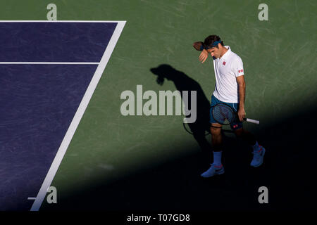 17 mars 2019 : Roger Federer (SUI) en action où il a été défait par Dominic Thiem (AUT) 6-3, 3-6, 7-5 en finale du BNP Paribas Open à Indian Wells le jardin Tennis à Indian Wells, en Californie. Â©Mal Tdamr/TennisClix/CSM Banque D'Images