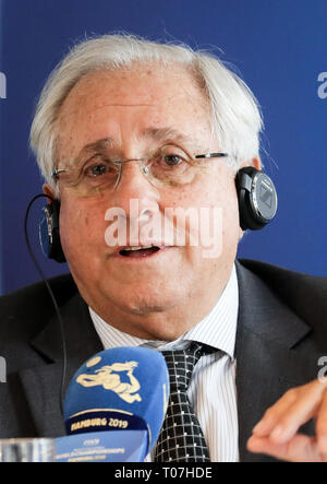 Hambourg, Allemagne. 18 Mar, 2019. Ary Graça S., président de la Fédération Mondiale de volley-ball (FIVB), lors d'une conférence de presse pour le monde de beach-volley championnats dans Hambourg. Championnats du Monde de Beach Volley de la FIVB aura lieu du 28 juin au 7 juillet 2019 à Hambourg. Crédit : Christian Charisius/dpa/Alamy Live News Banque D'Images
