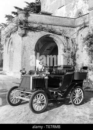 Historique des transports, voiture, véhicules, Ceirano HP 5, année de construction : 1901, vue de gauche de l'avant, musée de l'automobile de Turin en Italie, 1960 Additional-Rights Clearance-Info-Not-Available- Banque D'Images