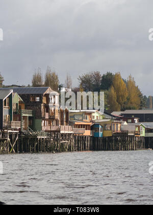 Palafitos à Castro, Ile de Chiloé au Chili Banque D'Images