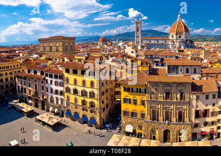 Florence square et cathédrale de Santa Maria del Fiore ou Duomo view, la région toscane de l'Italie Banque D'Images