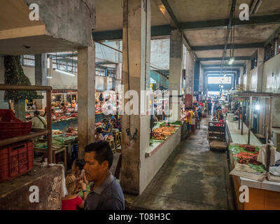 Iquitos, Pérou - 06 Décembre, 2018 : différents types de viande au marché de Belen. L'Amérique latine. Belén Mercado. Banque D'Images