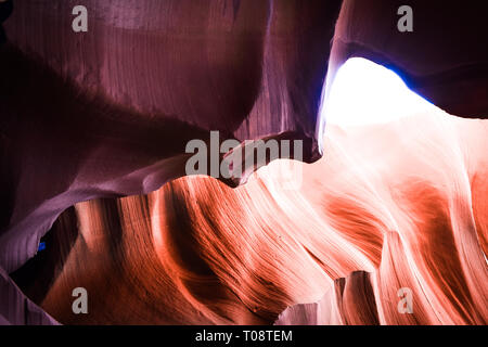 La formation de l'onde des volants à Antelope Canyon près de Page, Arizona. Belles couleurs Banque D'Images