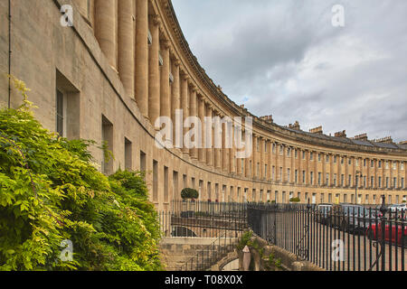 Le Royal Crescent, un centre historique de Bath, Somerset, Grande Bretagne. Banque D'Images