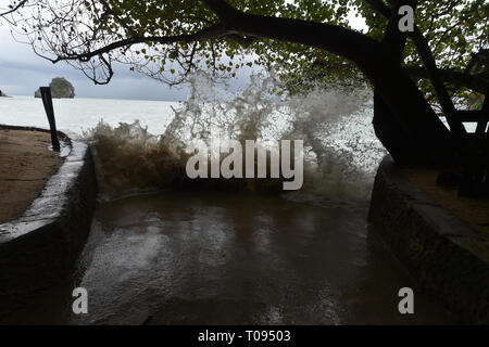 Vagues de mousson dans Banque D'Images