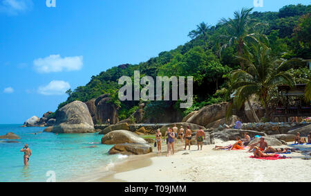 Les gens à Silver Beach, Chrystal Bay, Koh Samui, Golfe de Thailande, Thaïlande Banque D'Images