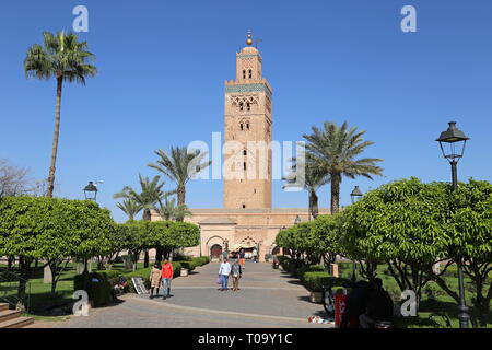 Mosquée de la Koutoubia (côté ouest) du parc Lalla Hasna, Medina, Marrakech, Marrakesh-Safi région, le Maroc, l'Afrique du Nord Banque D'Images