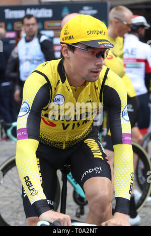 Jesi, Italie. 18 Mar, 2019. L'équipe de Primoz Roglic Jumbo - Visma pendant le Tirreno Adriatico 2019 6eme Etape Matelica - Jesi le 18 mars 2019 à Jesi, Italie - Photo Laurent Lairys/MAXPPP Crédit : Laurent Locevaphotos Lairys/agence/Alamy Live News Banque D'Images