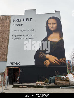 Berlin, Allemagne. 14Th Mar, 2019. La Joconde ressemble maintenant à l'Prinzessinnenstrasse dans Kreuzberg. Elle a quitté la chambre en face de l'East Side Gallery. L'artiste berlinois Die collective Dixons étaient responsables de la campagne "FreiheitBerlin pour l'Europe". Credit : Annette Riedl/dpa/Alamy Live News Banque D'Images