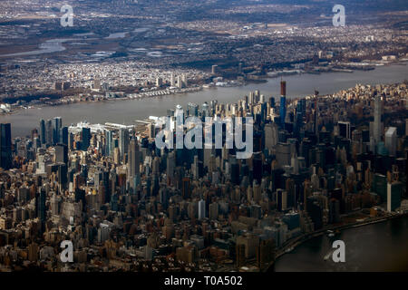 New York, USA. 18 Mar, 2019. Photo prise le 18 mars 2019 montre une vue aérienne de Manhattan à New York City, aux États-Unis. Credit : Muzi Li/Xinhua/Alamy Live News Banque D'Images