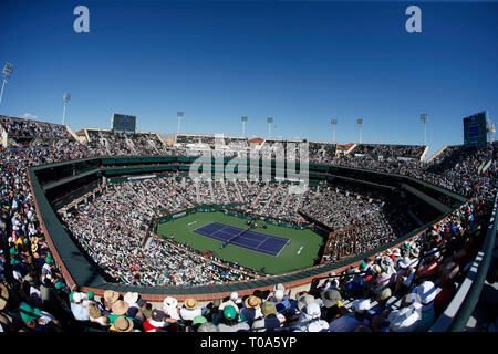 17 mars, 2019 Vue générale du Stadium 1 lors de la finale dames entre Angelique Kerber (GER) et Bianca Andreescu (CAN) au 2019 BNP Paribas Open à Indian Wells Tennis Garden à Indian Wells, en Californie. Charles Baus/CSM Banque D'Images