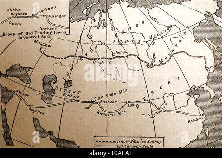 1933 Une carte montrant la route de la gare de chemin de fer transsibérien par rapport à l'ancienne route des caravanes du désert et quelques vieilles villes le long de la voie de négociation Banque D'Images