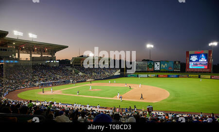 Managua, Nicaragua - mars 18, 2019 : match de baseball entre le Nicaragua et Puerto Rico en Amérique centrale stadium Banque D'Images