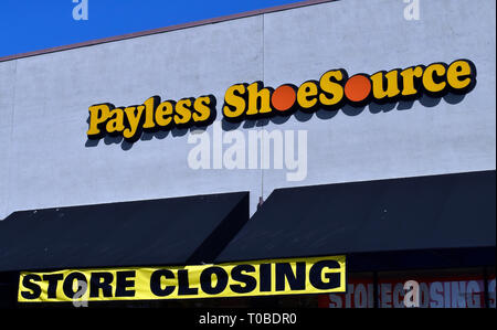 Payless ShoeSource signe de fermeture de magasins en Californie Banque D'Images