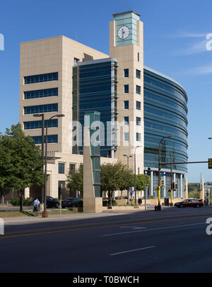 1997 La Réserve fédérale des États-Unis se trouvant au centre-ville, Minneapolis, Minnesota - Il a été conçu par le cabinet d'architectes HOK. Le site a été pré Banque D'Images