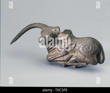 'Figurine d'un taureau". L'Asie centrale (Ouzbékistan, Tadjikistan, Sogdia Région), 6ème-3ème siècle avant JC. Dimensions : 4x2,8x5 cm. Musée : Etat de l'Ermitage, Saint-Pétersbourg. Banque D'Images