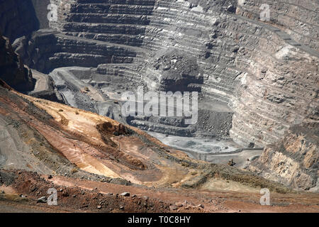 Super Pit Mine d'or à Kalgoorlie, Australie de l'Ouest.Vue sur le fond de la fosse Banque D'Images