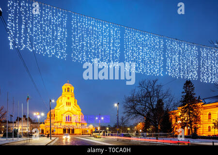 L'Europe, Bulgarie Sofia, La Cathédrale Orthodoxe Alexandre Nevski avec décorations de Noël Banque D'Images