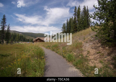 La Lolo Pass Visitor Centre, à la frontière de l'Idaho et du Montana, est une belle aire de repos historique qui fournit diverses informations pour les voyageurs. Banque D'Images