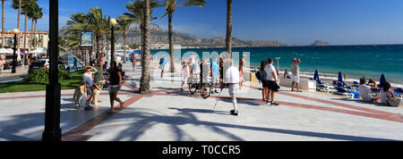 La Promenade et de la plage, ville côtière d'Albir ville, Mer Méditerranée, Costa Blanca, Espagne, Europe Banque D'Images