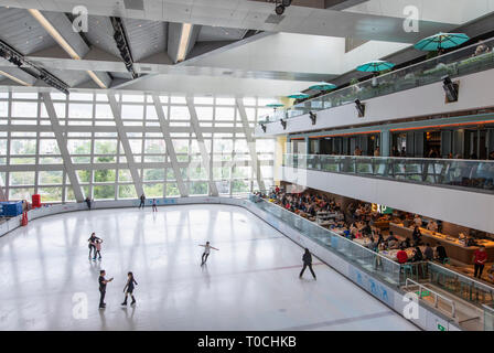 Patinoire Glacier dans le Festival à pied, Kowloon Tong, Kowloon, Hong Kong Banque D'Images